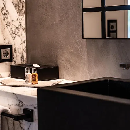 Ξενοδοχείο Main 5*