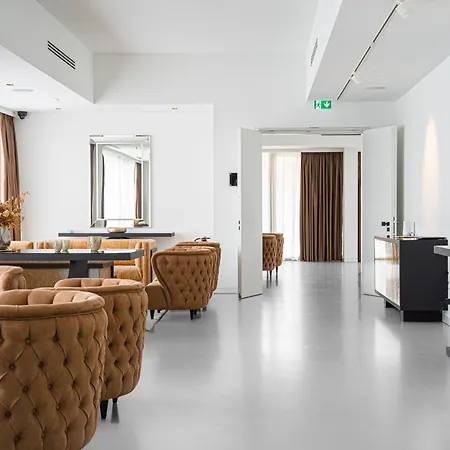 Hotel Main