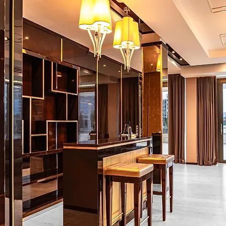 Hotel Main 5*
