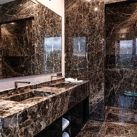 Main 5* Frankfurt nad Mohanem