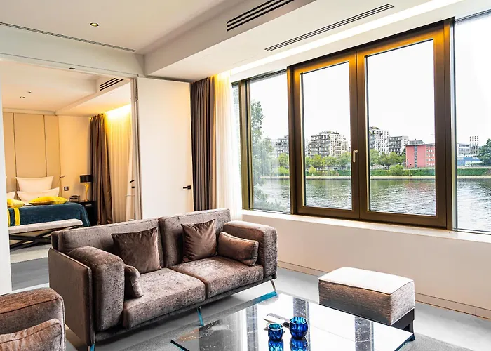 Main 5* Frankfurt nad Mohanem